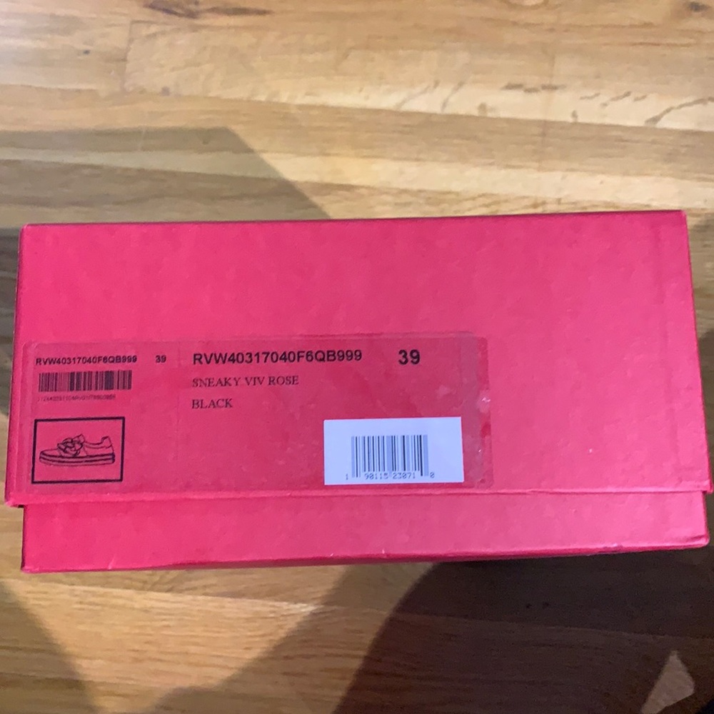 Roger Viviee patent leather sneakers